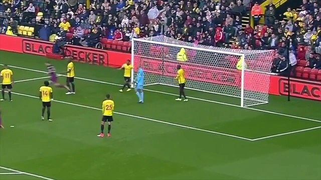 Sergio Aguero mở hàng cho hattrick ở ngoại hạng Anh mùa giải 2017 - 2018