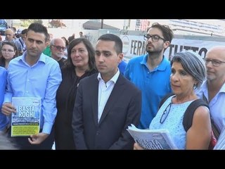 Napoli - Incendi, Di Maio attacca De Luca: "Basta fritture di pesce" (24.07.17)