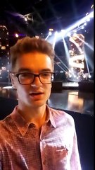 Участники Х-Фактор 8 разгадывают секрет экрана Андрея Данилко