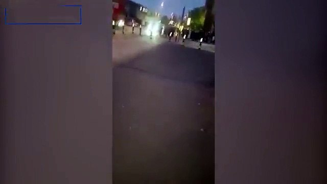 Des islamistes hurlent allah akbar au coin des rues en diffusant le bruit de bombes
