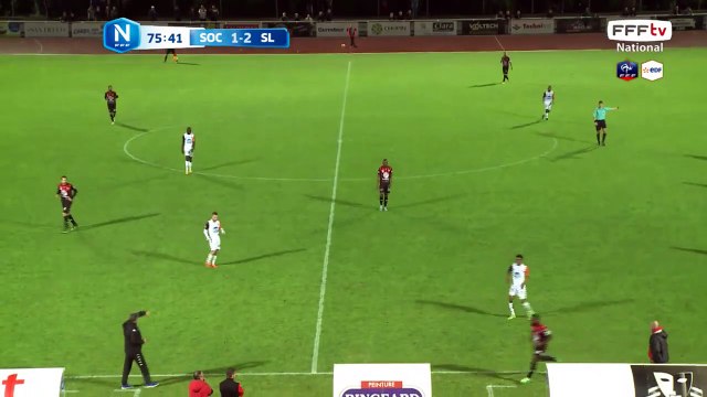 PAPE SARR rate la balle de l'égalisation. Seul face au gardien il écrase trop sa frappe.