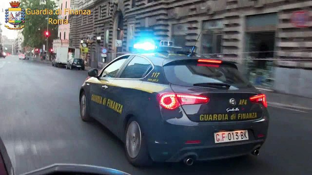 Immagini sacre made in China, sequestrati oltre 700mila pezzi tra gadget e rosari