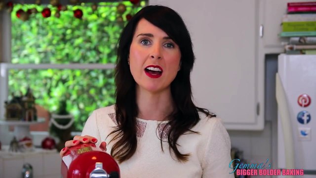 Snow Globe Cake - Gemmas Bigger Bolder Baking Ep. 46