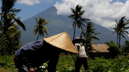 Bali continua à espera que o vulcão entre em erupção