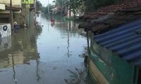 Rumah Warga Tergenang Banjir Akibat Luapan Sungai Citarum