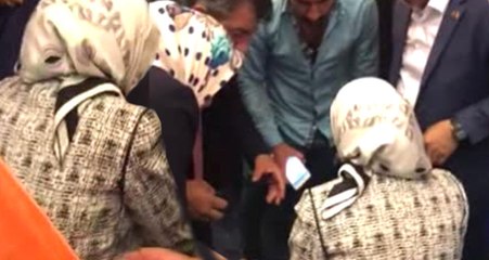 Erdoğan Toplantıdan Çıkarken AK Parti Erzurum Milletvekili Yere Yığıldı