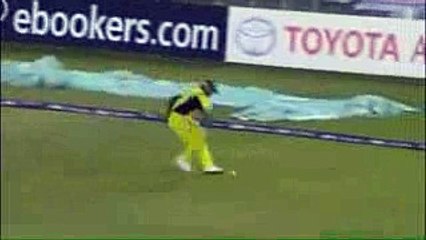 Funniest Fielding Ever by Austraian Cricket Team - YouTube