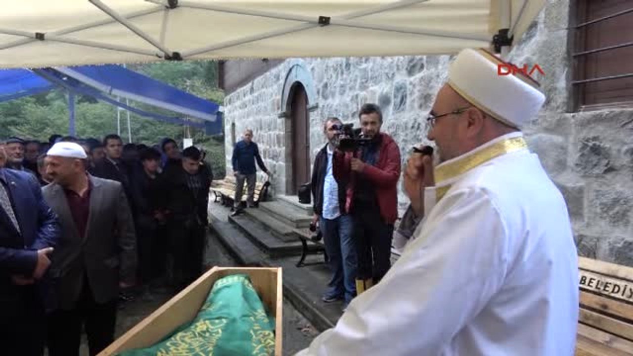 Rize'de Sel ve Heyelanın Ardından 3 Gün Sonra Ulaşılan Köy Yerle Bir Olmuş