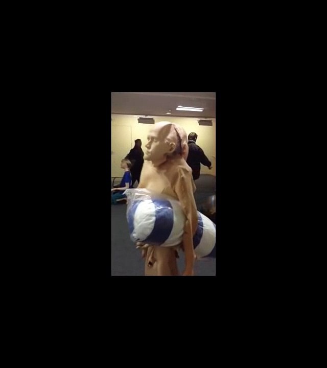 Sculpture au musee d'moderne a Paris