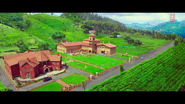 Maine Tujko Dekha (Golmaal Again) - [Ajay Devgn, Parineeti, Arshad, Tusshar, Shreyas, Tabu]