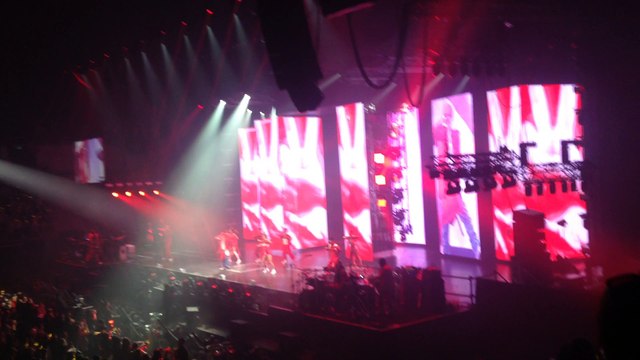 G Dragon World Tour Act III : M.O.T.T.E. in BKK 2017.7.8 cut 11