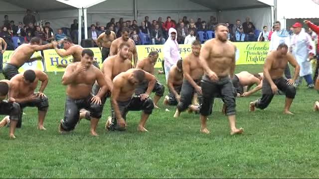 Arnavutköy'de Yağlı Güreş Şampiyonu İsmail Balaban