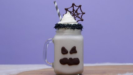 Get in the Halloween Spirit With This Vegan Boo-Nana Milkshake