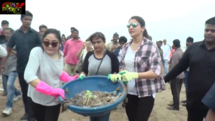 ANUSHKA SHARMA स्वाच्छ भारत अभियान में सफाई करती अनुष्का शर्मा