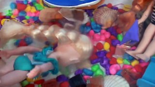 Anna and Elsa Toddlers Swim Dive Play Rock Pool Fish Tank Finding Dory 2 Frozen Beach Toys In Action
