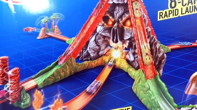 2016 HOTWHEELS VOLCANO BLAST TRACK SET 8 CAR LAUNCHER HW WORKSHOP