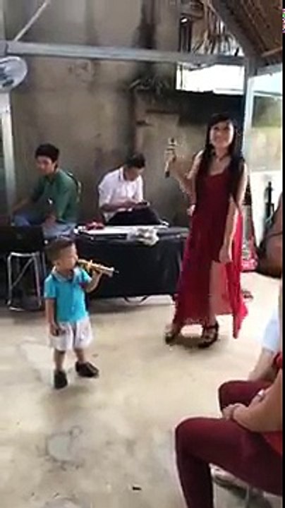 Phát cuồng với ca sĩ nhí hát song ca cực hay, cực dễ thương