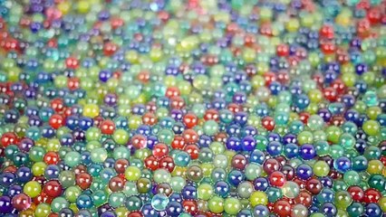 ORBEEZ CHALLENGE ! Surprises et Bonbons Cachés dans des Milliers DOrbeez :)