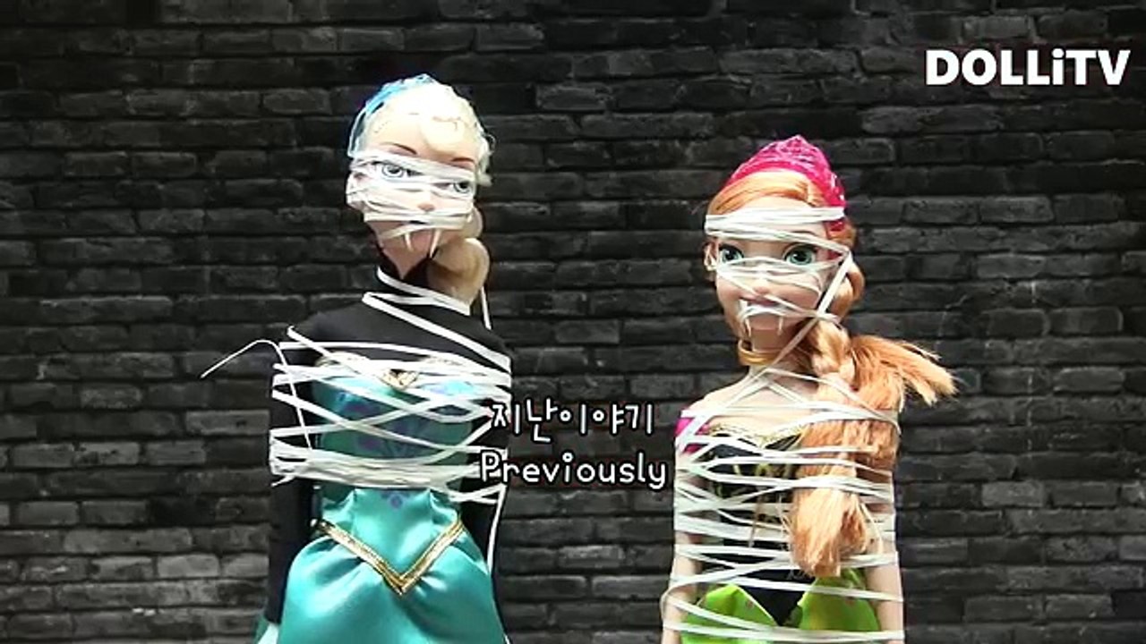 감옥에 갇힌 뱀파이어 엘사와 안나 & 마늘과 십자가 -겨울왕국 인형 만화영화 돌아이티비