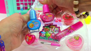 Shopkins Bubble Bath, Nail Polish, Lipgloss Makeup & Handbag Surprise at Makeup Spot Playset
