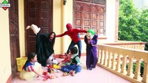 Kids Superhero fun Spiderman vs Frozen Elsa Anna vs Hulk Batman Little Heroes