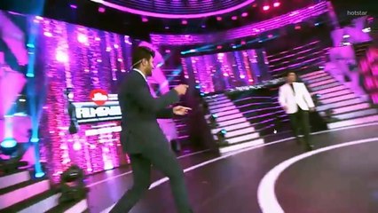 Vijay Devarakonda and allu sirish rocking entry in filmfare awards