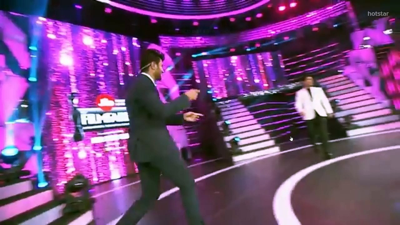 Vijay Devarakonda and allu sirish rocking entry in filmfare awards