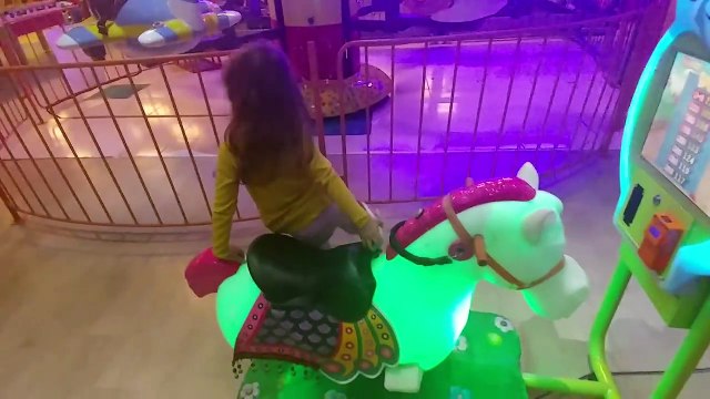 Erasta AVM playland oyun alanında keyifli bir vlog, eğlenceli çocuk videosu