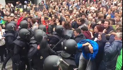 Catalogne : la police s'en prend aux manifestants