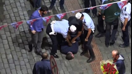 Cezaya Direnince Polis Böyle Yere Yatırdı