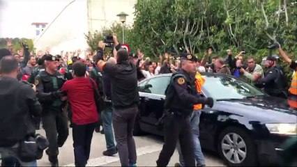 مواجهات بين الشرطة والانفصاليين في كاتالونيا يوم الاستفتاء