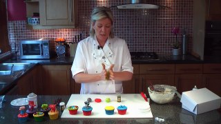 Spiderman, Superman, Batman, Incredible Hulk - Superhero Cupcakes - Cake Craft World Video 8