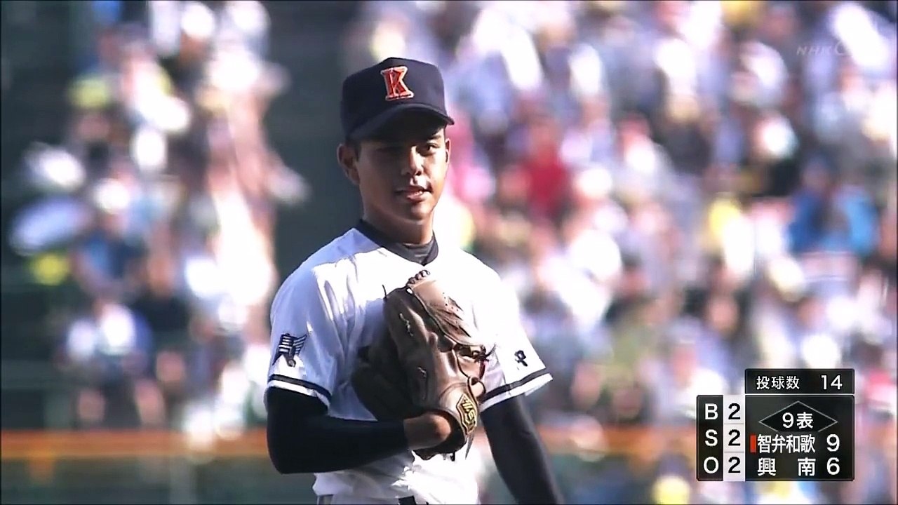 [高校野球2017夏] 守備妨害の判定で混乱 智辯和歌山 VS 興南 9回表