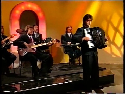 Marinko Rokvic - Dan po dan Narodna Muzika