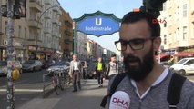 Berlin'de Türk Genci Metro Raylarına Düşen Yaşlı Alman'ı Kurtardı