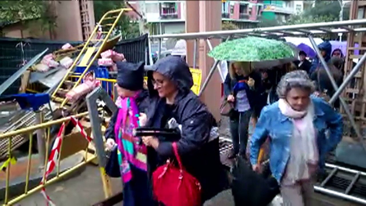 Voters in Catalonia defy Madrid to cast ballots in referendum