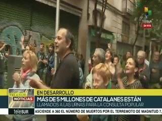 Catalanes pasaron la noche en colegio electoral para asegurar su voto