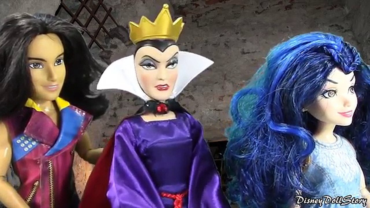 Mal is Kidnapped By Evil Queen - Part 8 - King of Thieves Descendants Disney