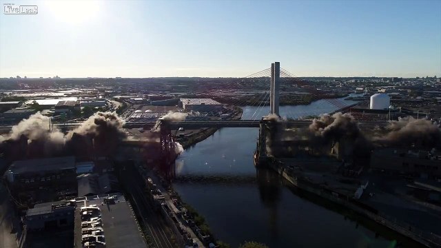 Démolition d'un pont collé à un autre à New York vu de Drone ! Kosciuszko Bridge - Brooklyn