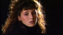 Elsa - T'en Vas Pas (Clip Officiel)
