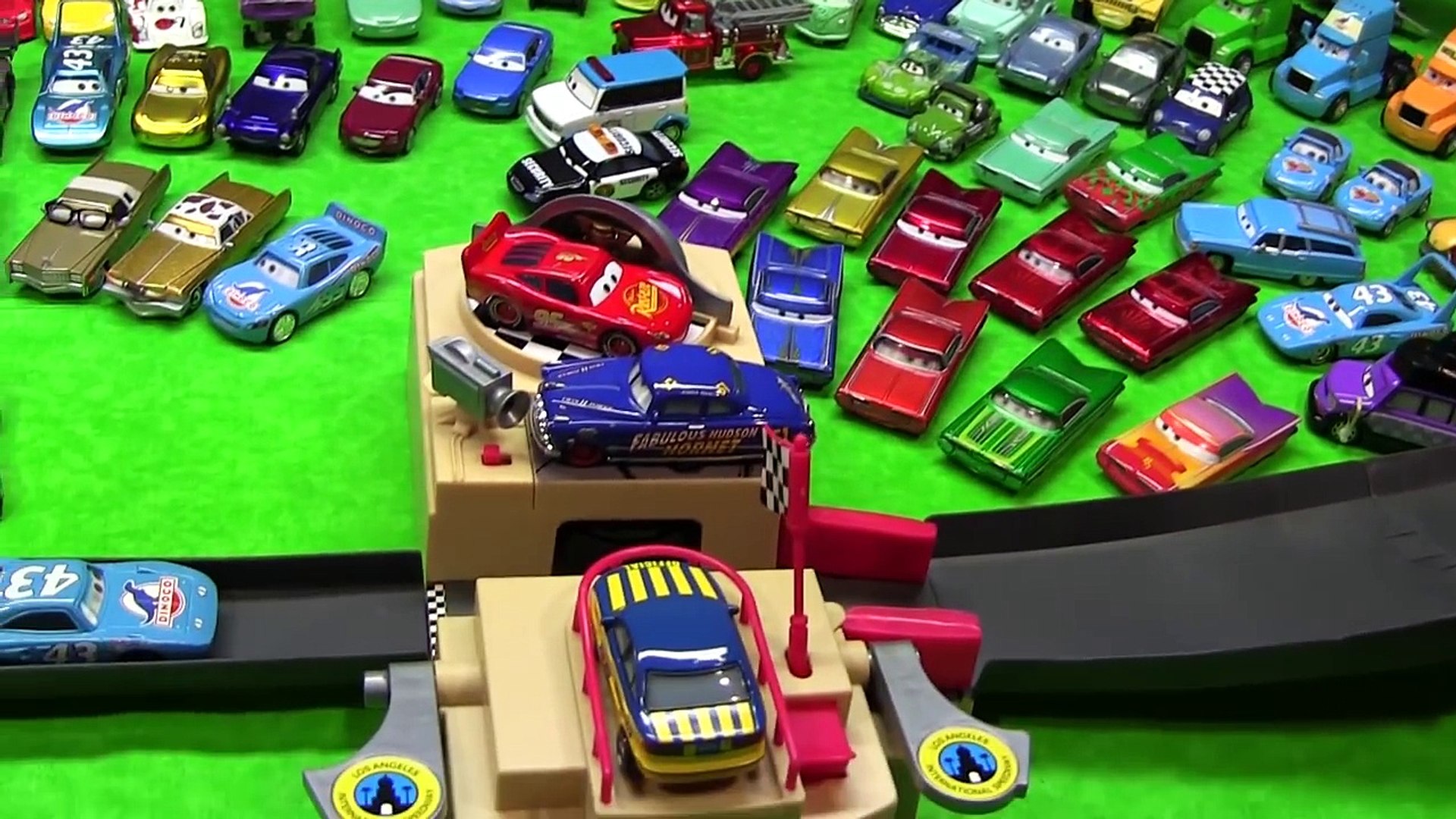 disney cars piston cup 500 race track