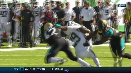 Bilal Powell tears up the middle for a 33-yard gain