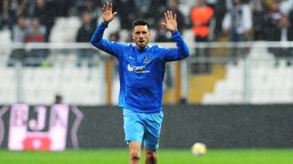 Beşiktaşlı Taraftarlar Eski Oyuncuları Sosa'yı Protesto Etti