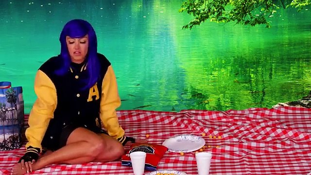 Descendants Ben Loves Audrey? Featuring Mal, Evie, and Jane. DisneyToysFan