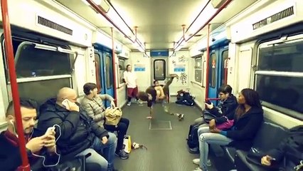 Un terrible clip de capacités humaines avec une musique passionnée