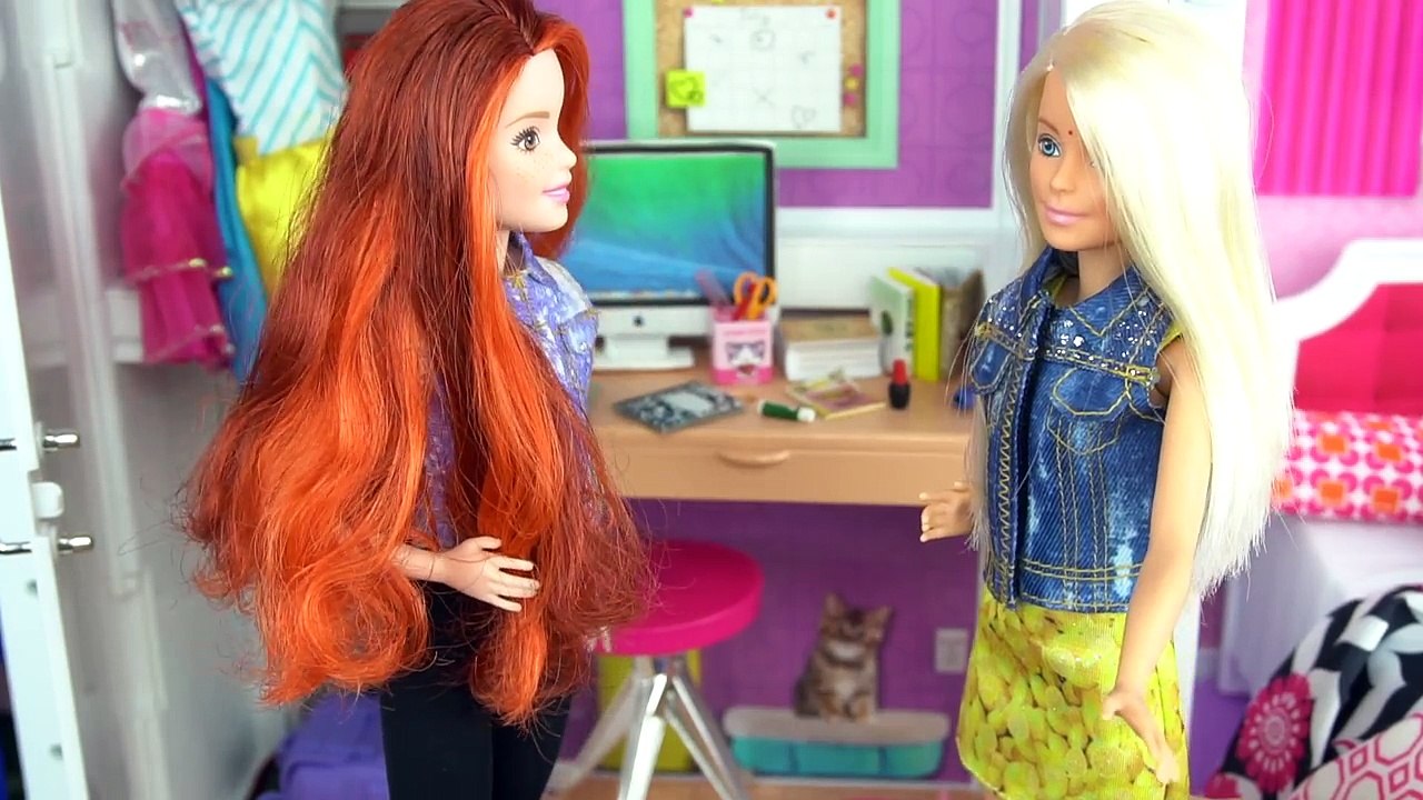 juegos de vestir a hija de barbie para el colegio