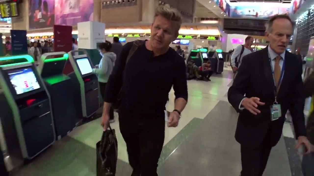 Gordon Ramsay Unleashes His All-Time Favorite Insult On LAX Paparazzo