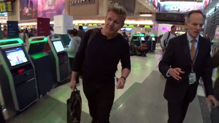 Gordon Ramsay Unleashes His All-Time Favorite Insult On LAX Paparazzo