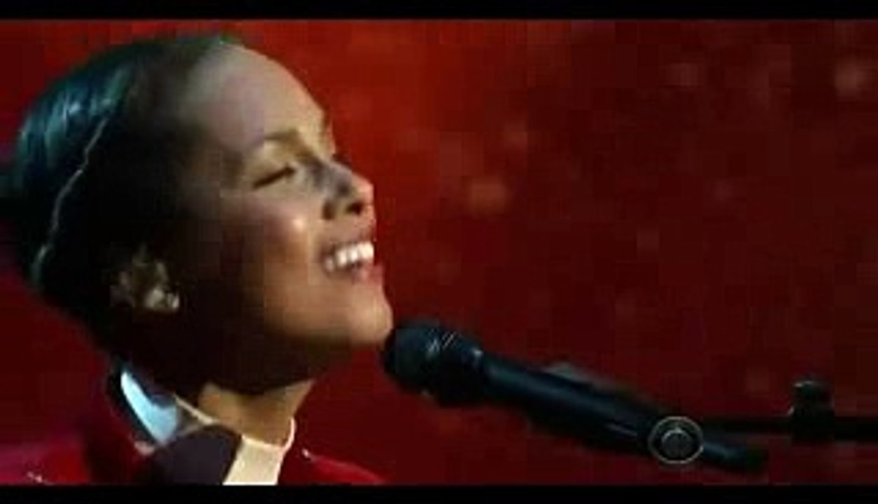 9 Year Angelica Hale Vs Alicia Keys - Girl On Fire Battle  (Sing Off Vs Alicia Keys)