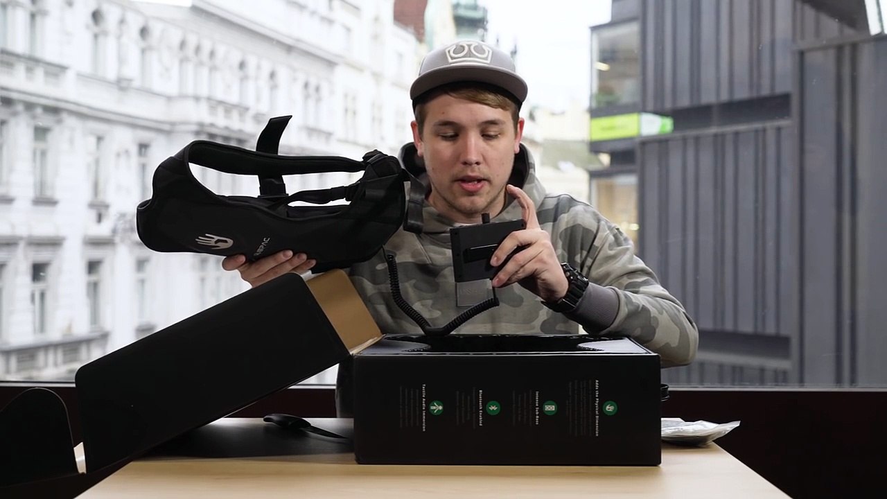 UNBOXING subwooferu SUBPAC na záda za 10 tisíc